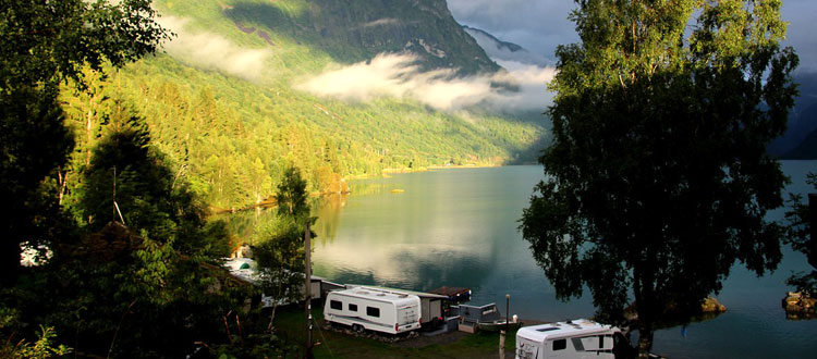 Campingurlaub mitten im Outdoorsport-Paradies: Die wohl schönsten Campingplätze in Montenegro für aktive Naturliebhaber